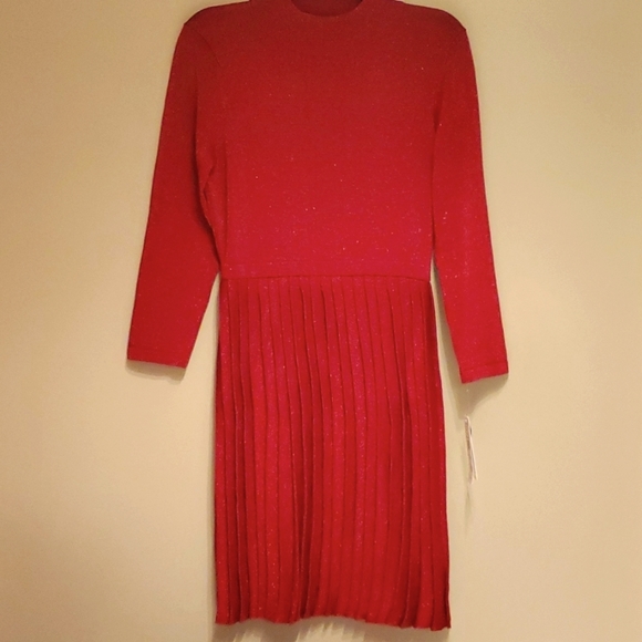 Red pleated knit sweater dress - Picture 2 of 7
